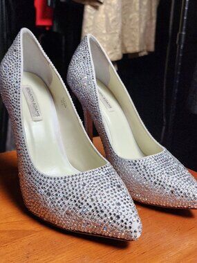 Benjamin Adams London Crystal Embellished Pointed Toe Pumps - US 7 (EU 37.5)